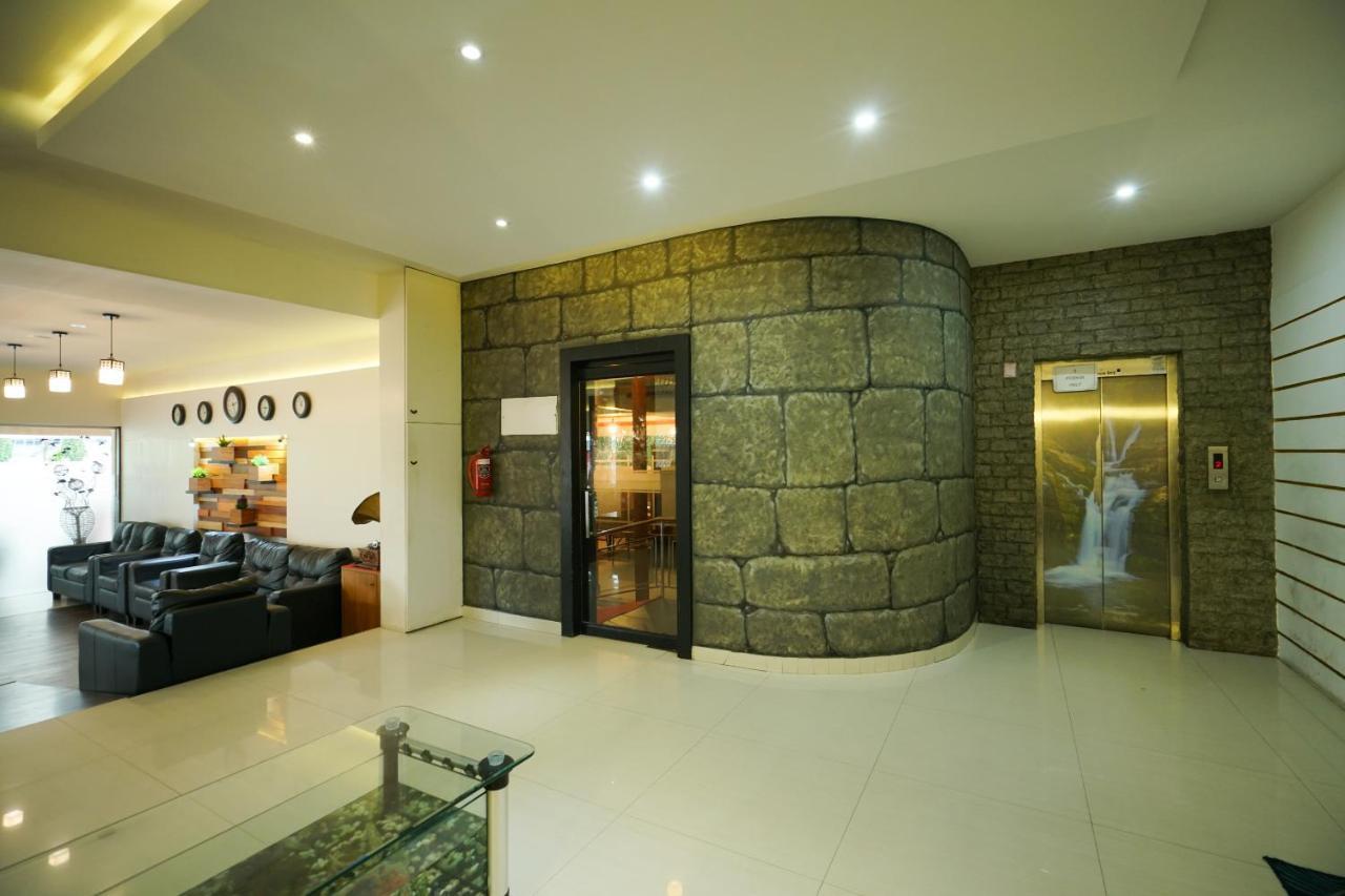 Oyo 1684 Hotel Malabar Inn Kozsíkóde Kültér fotó